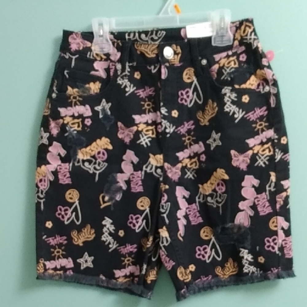 Black and Pink Graphic Shorts WOMEN / TEEN SIZE 5